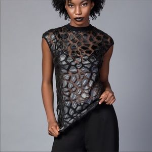 Leatherette patch net shirt